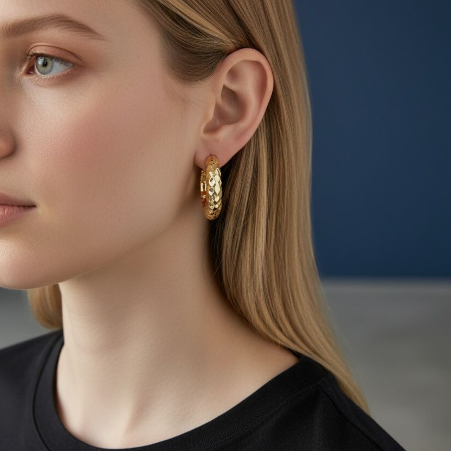 İşlemeli Füzyon Gold Halka Küpe